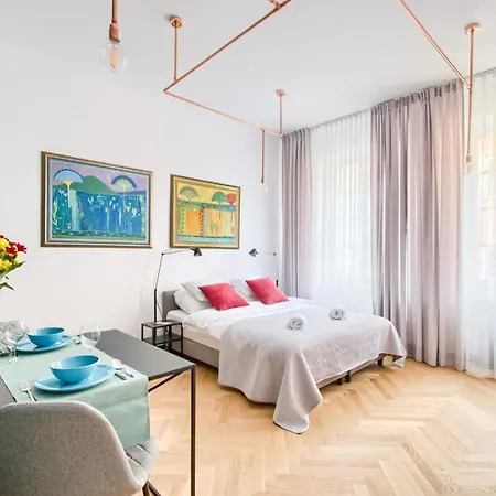 P&o Serviced Old Town Square Apartment Warsaw