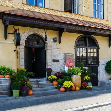 P&o Serviced Old Town Square Appartement Warschau