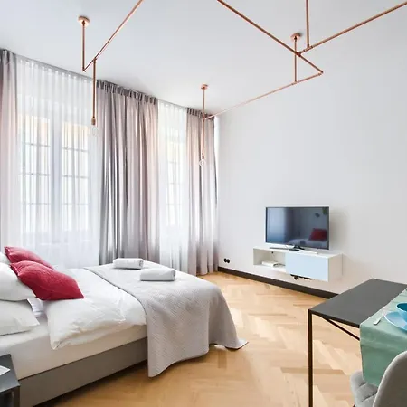 P&o Serviced Old Town Square